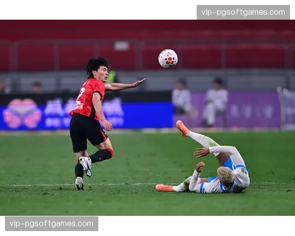 成都蓉城五轮16球领跑进攻榜 场均3.2球展现高效火力